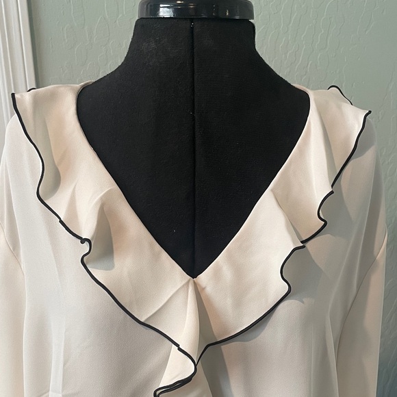 Loft Cream Ruffle Blouse - Picture 3 of 7